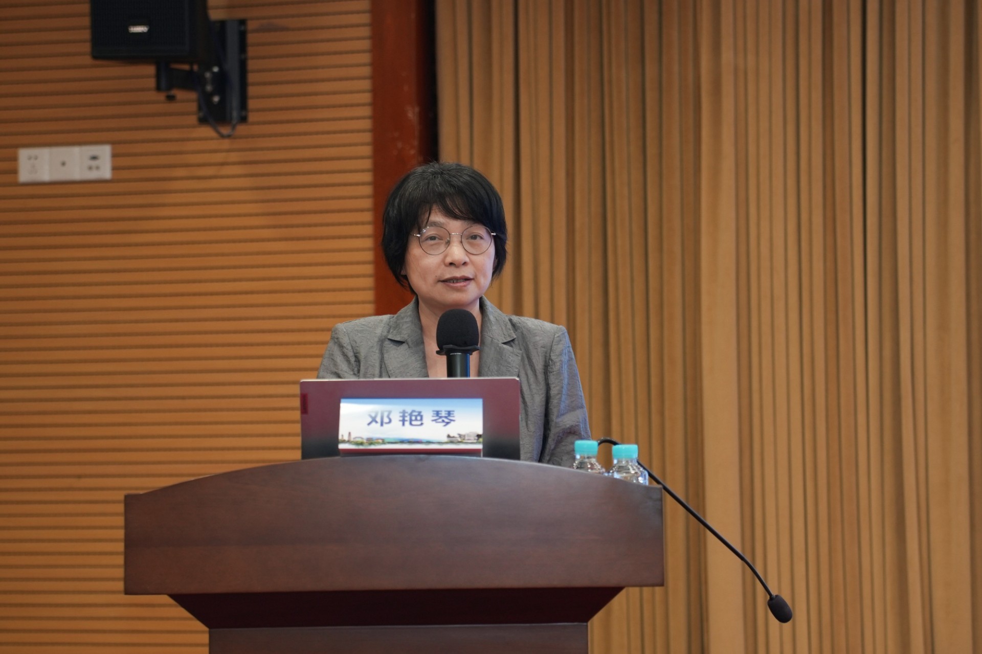1761094172942953.jpg 邓艳琴(影像专场致辞).JPG